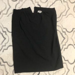 A Pea In The Pod black pencil skirt